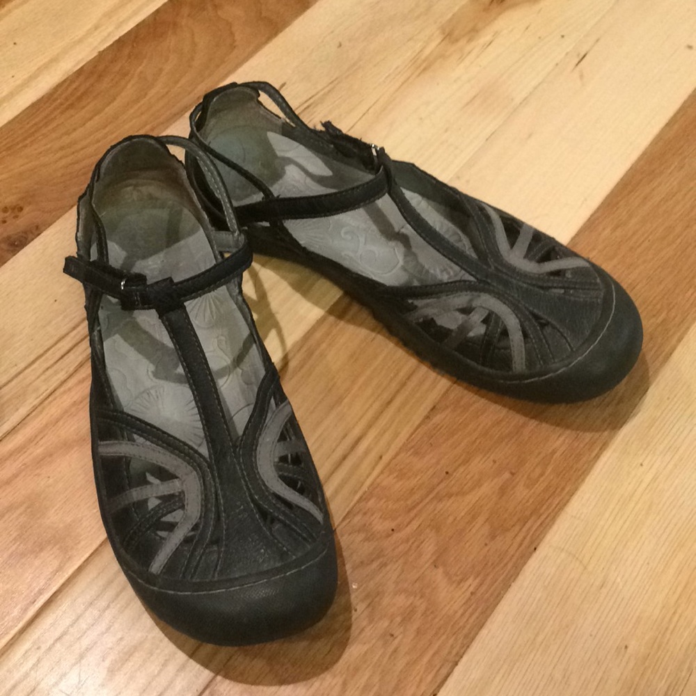 JBU 9.5 Vegan Sandals